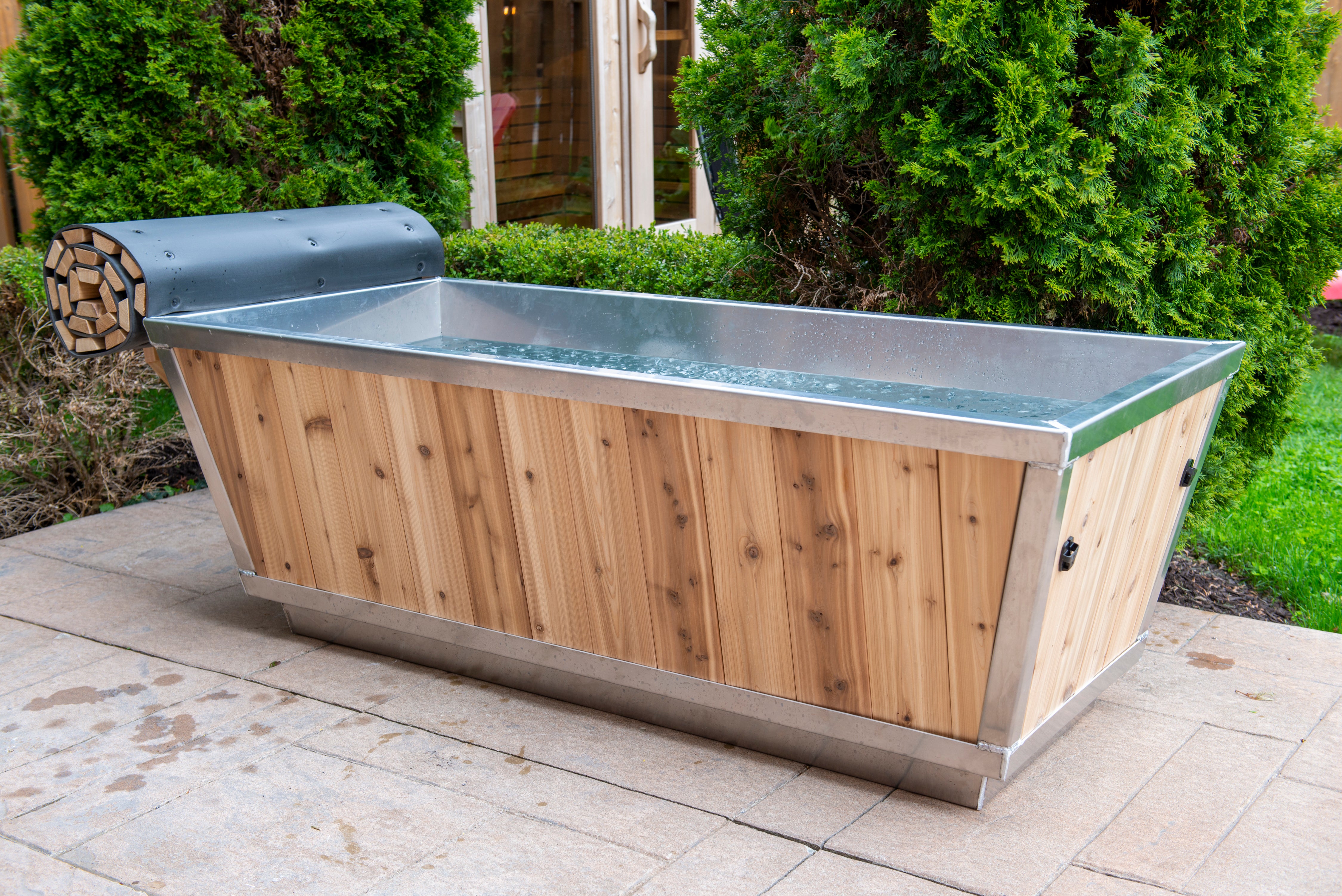 Canadian Timber LeisureCraft The Polar Plunge Tub