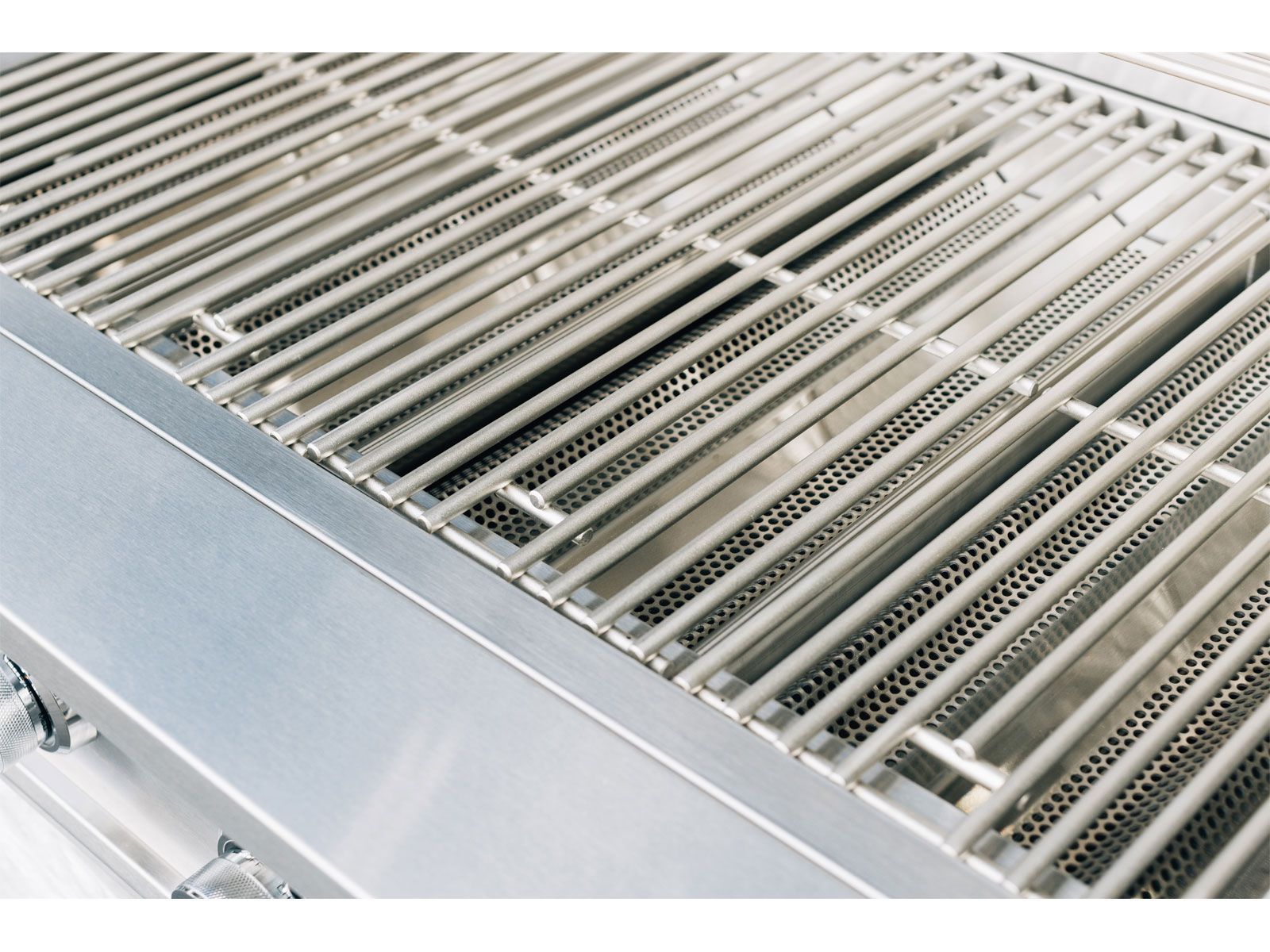 TrueFlame E Series 32-Inch 4-Burner Built-In Gas Grill